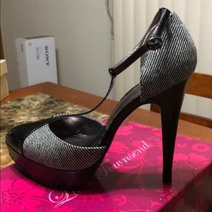 Brand New Lulu Townsend Heels